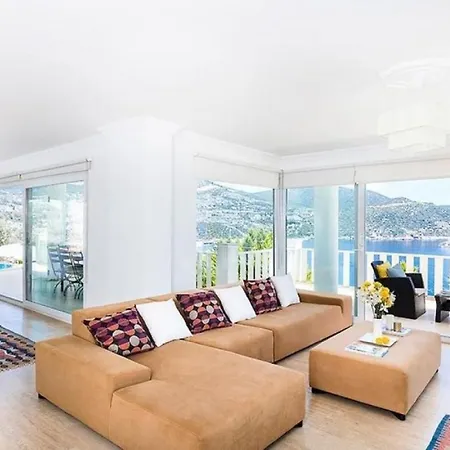 Four Spacious Bed Terraces & Infinity Pool With Sea Views