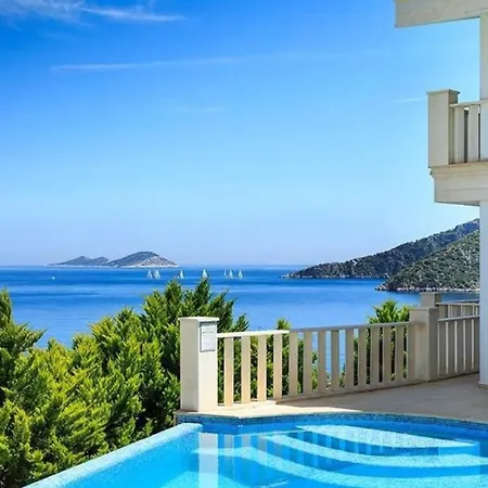 Vila Four Spacious Bed Terraces & Infinity Pool With Sea Views *
