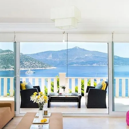 Four Spacious Bed Terraces & Infinity Pool With Sea Views